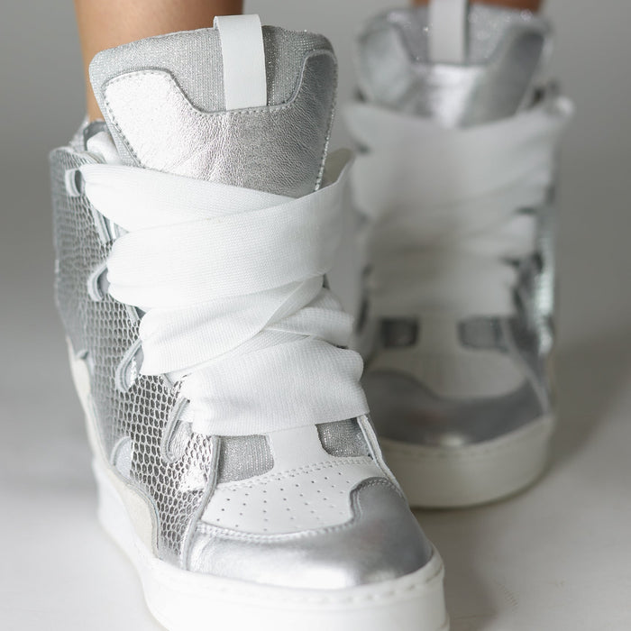 Courageous White Knit Laces
