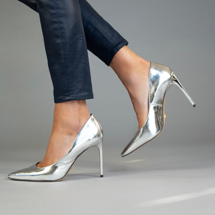 Ruby Silver metallic Leather Pump